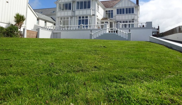 Sea View Strand House