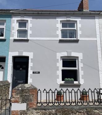 Seasalt Cottage - Modernised traditional cottage, Sleeps 5,short walk to beaches, town, amenities