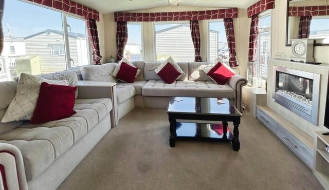 Seaview Holiday Park - 2 bedroom sleeps 6
