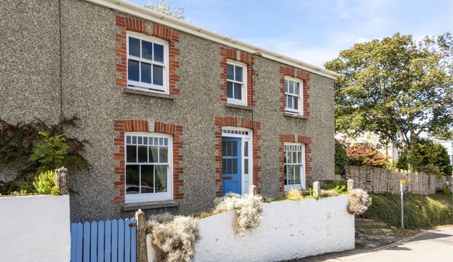 Short walk to the Beach - Free Wifi & Parking in Crantock