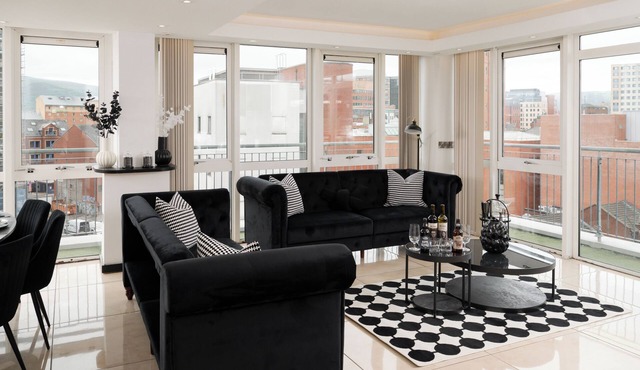 Spacious 3-bedroom apartment with balcony city view