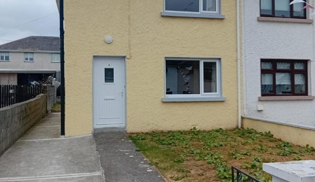Spacious 3BR House wiz Free Parking WiFi