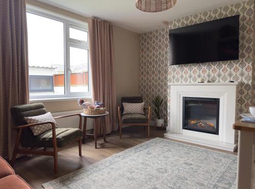 Spacious 4-Bed Home St Athan Parking & Wi-Fi