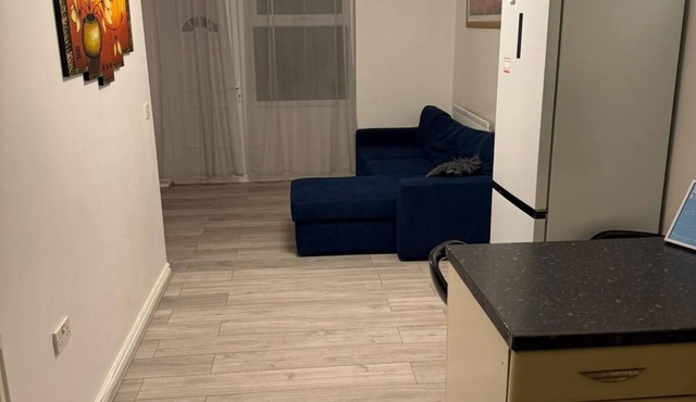 Spacious 4-bedroom house in fabulous Manchester with WiFi, AC
