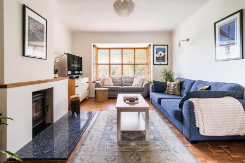 Spacious 4BR House Stunning Garden Driveway in Knebworth