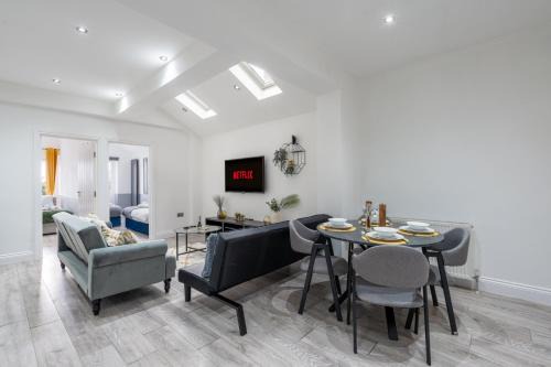 Spacious & Comfortable 3-Bedroom Retreat in NW10