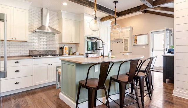 Spectacular pool! 10 beds! Near Brass Pro in Springfield