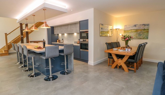 STACKYARD, pet friendly, character holiday cottage in Witton Gilbert