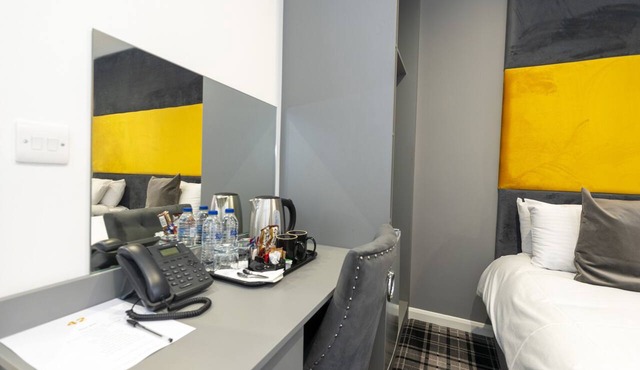 standard single bedroom with en suite