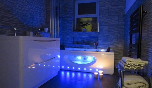 Stay in comfort , completely renovated
