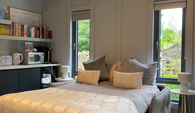 Stone Lodge Garden Retreat