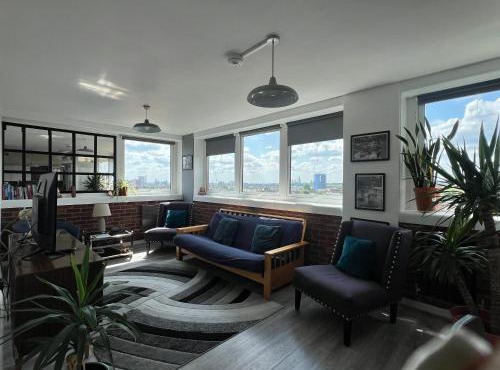 Stuning city views steps from the Iconic Abbey Road crossing