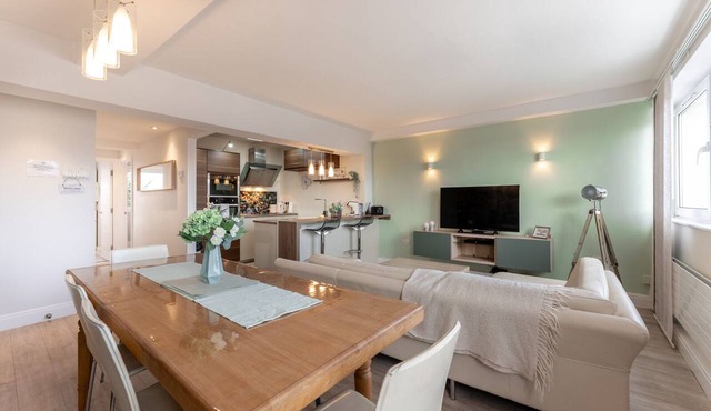 Stunning Clifton flat in amazing central location
