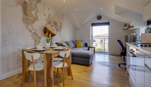 Stylish and Modern Flat with Free Parking - Pass the Keys