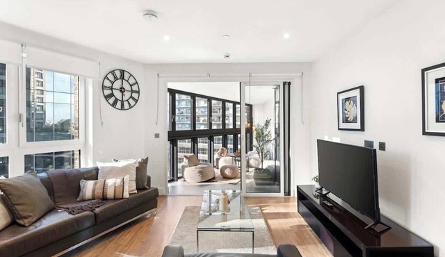 Stylish Central London Flat Steps from the Tube