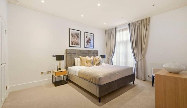 Stylish Family Apartments near Kensington High Street - by Short Stories London
