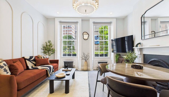 Stylish & Spacious Soho Maisonette Townhouse