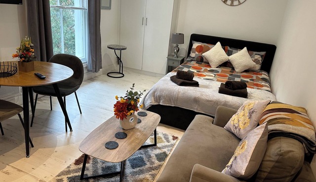 Stylish Studio Escape in West London