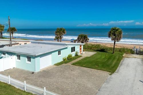 Sunrise Cottage Beachfront Home in Ormond Beach