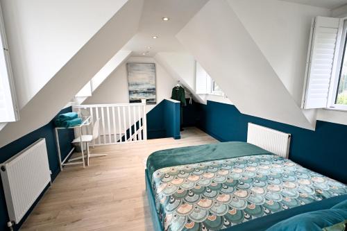 The Bolt Hole Hythe panoramic coast and sea views