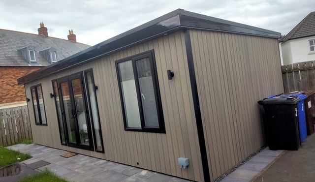 The Place Cabin | King Bed, Ensuite & Kitchenette 7minutes to Portrush beach