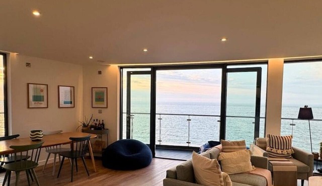 This penthouse is a 3 bedroom(s), 2 bathrooms, located in Ramsgate, England.