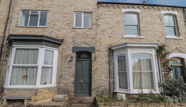 TOP-NOTCH FLAT, pet friendly in Saltburn-By-The-Sea