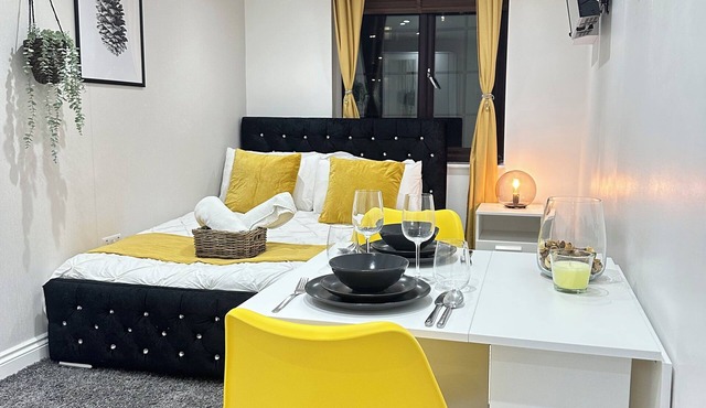 Tower Bridge Chic Studio