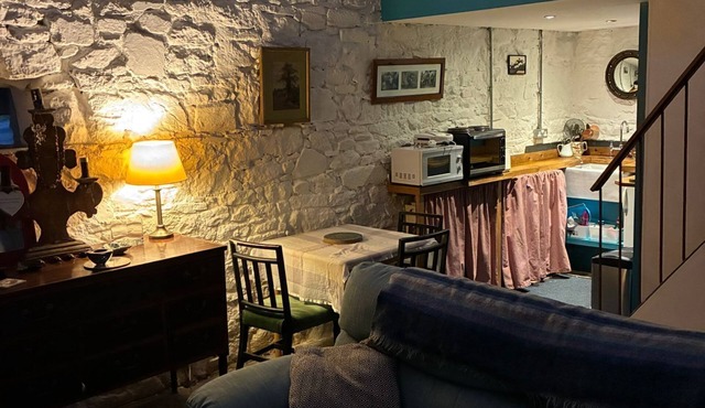 Traditional Irish 3/4 Berth Cottage
