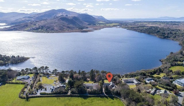 Tranquil 5-bedroom house on Caragh Lake, Co. Kerry