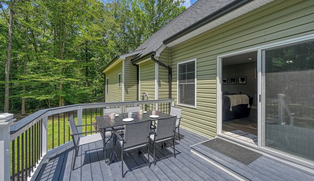 Tranquil craftsman hideaway on 2 secluded acres in Partlow