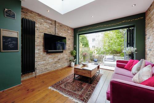 Tranquil Townhouse in Clifton Wood