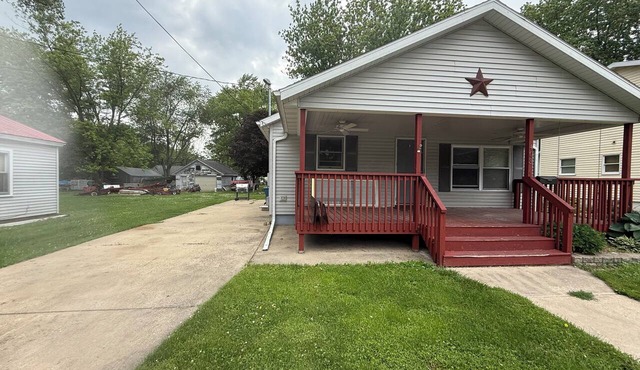 Traveling workers perfect home, 2 queen bedrooms and 1 queen bed in basement in Pontiac