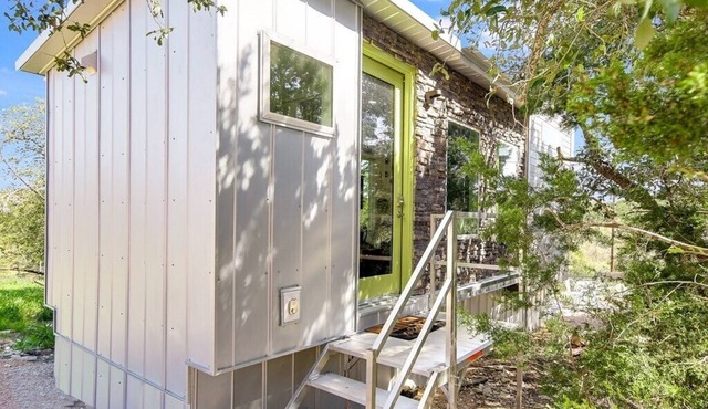 Tree House Tiny Home W Hot Tub in Spicewood