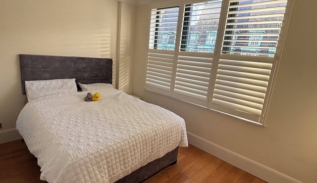 Two bedroom two bathroom whole apartment in Westminster