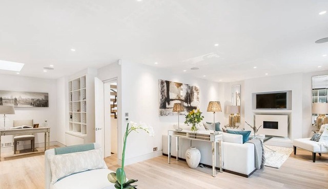 Ultra Luxury Pavilion Mews 4 Bed House
