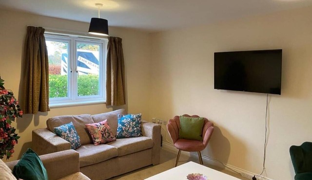 Warm & Cosy 4 Bed Cambridge House-Parking & Garden