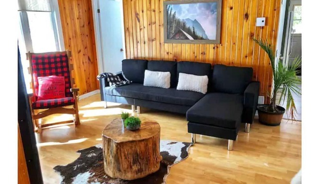 Waterfront with spa near Mont-Tremblant in La Minerve