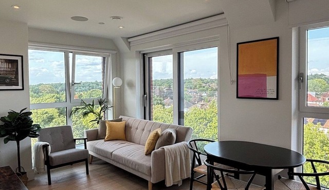 West Wimbledon, 2 Bedroom Luxury Stay, Free parking, Gym, Working Room