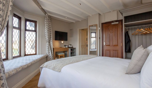 Woodborough Inn