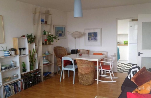 Bright 3 Bedroom Flat Next to Victoria Park in London
