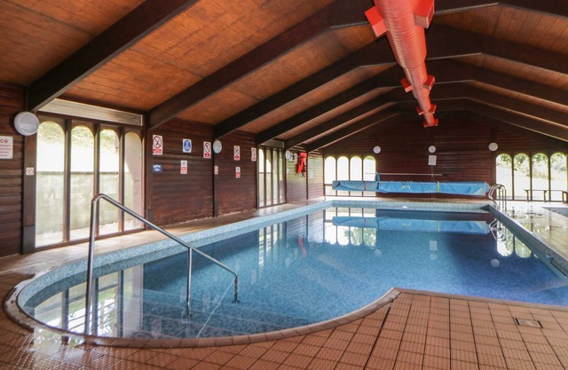 HARCOMBE HOUSE BUNGALOW 5, family friendly, with pool in Chudleigh