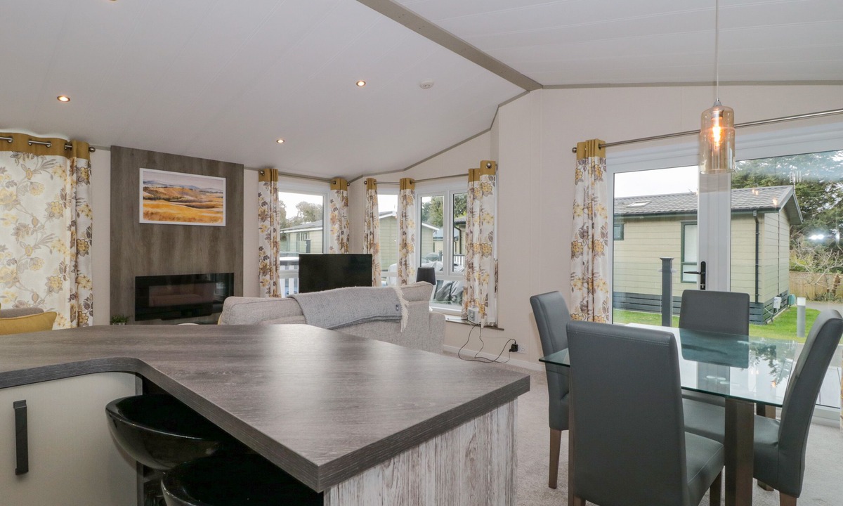 Milford on Sea Cottage | Gwydn Lodge