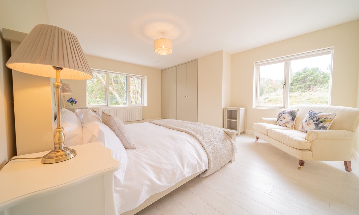 Ahakista House | Luxury 5 bedroom home with outdoor jacuzzi and indoor sauna