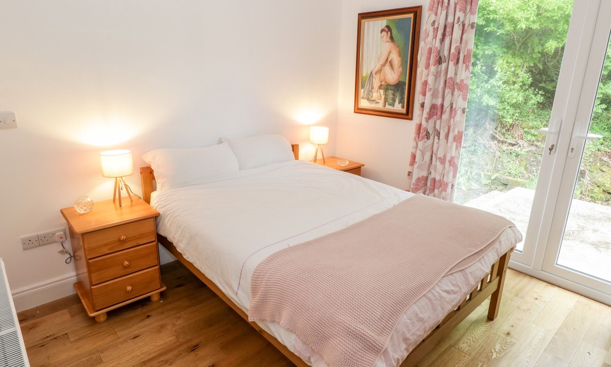 Clifden Cottage | Rainbows End