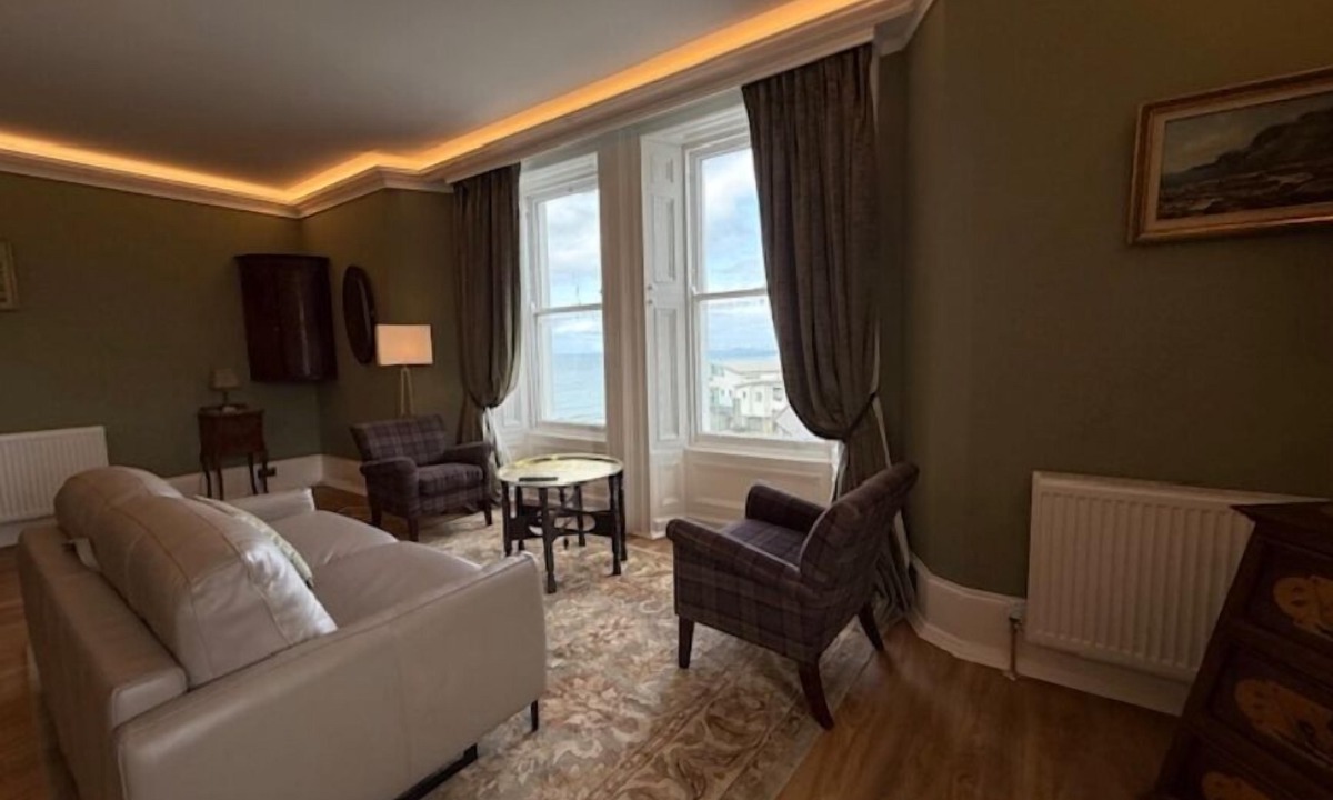 Portrush Bed & Breakfast | Antrim House Guest Rooms & Suites
