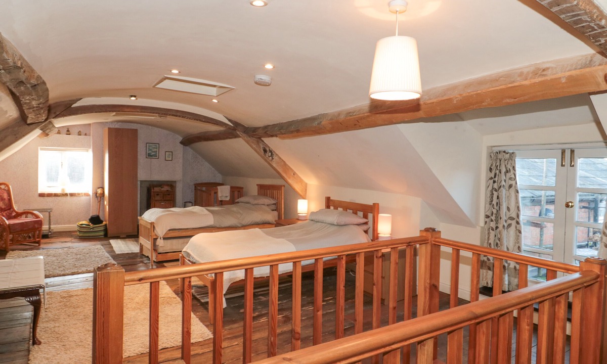 Dursley Cottage | Wards Court 2