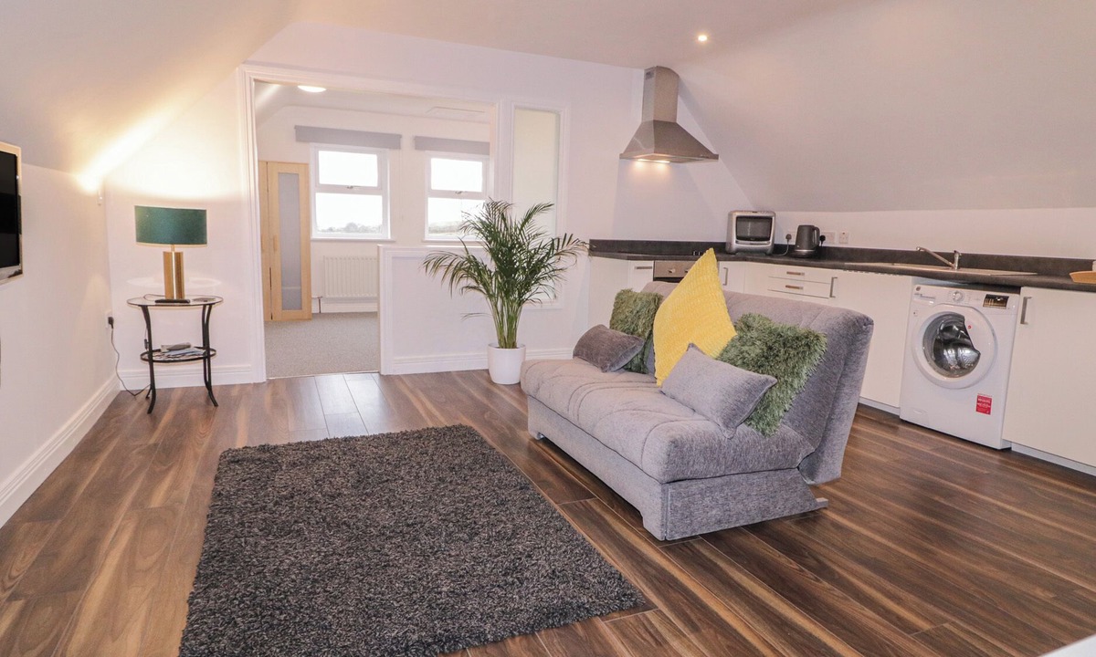 Coleraine Cottage | The Loft - 96B