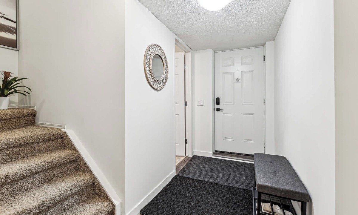 Cranston Cottage | Charming Basement Suite With Parking & Laundry