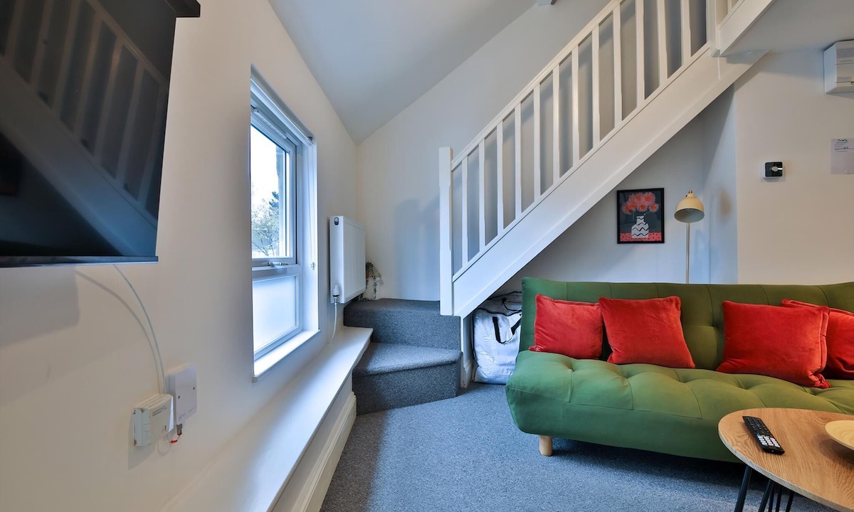 Canton Apartment | Modern 1-bed Flat Near Cardiff City Centre